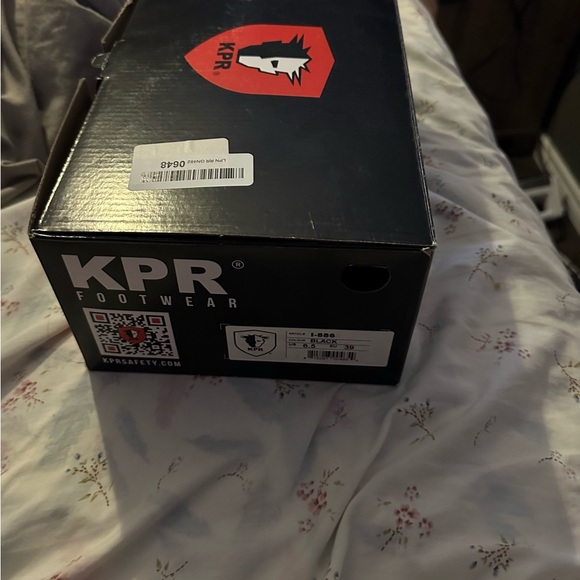 Safety shoes - Picture 3 of 3